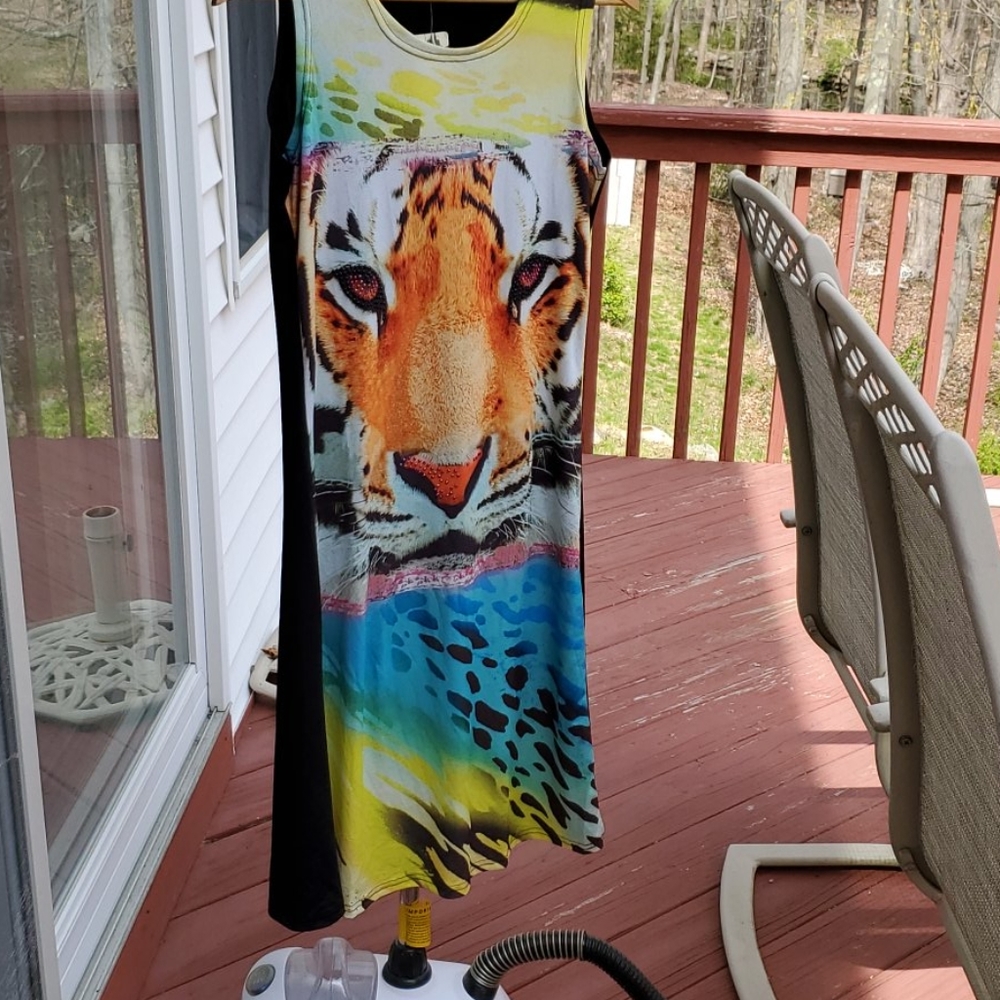 Dress with colorful tiger rhinestone eyes